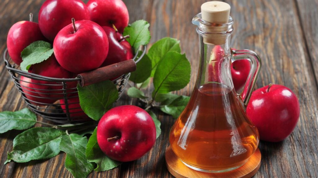 How Does Apple Cider Vinegar Treat Dandruff?