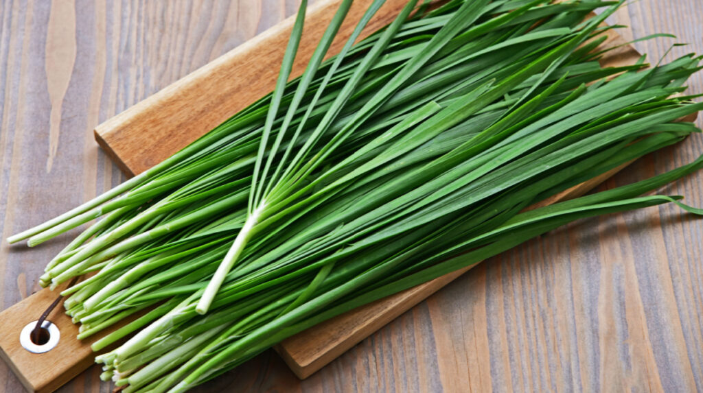 How To Incorporate Chives Into the Diet