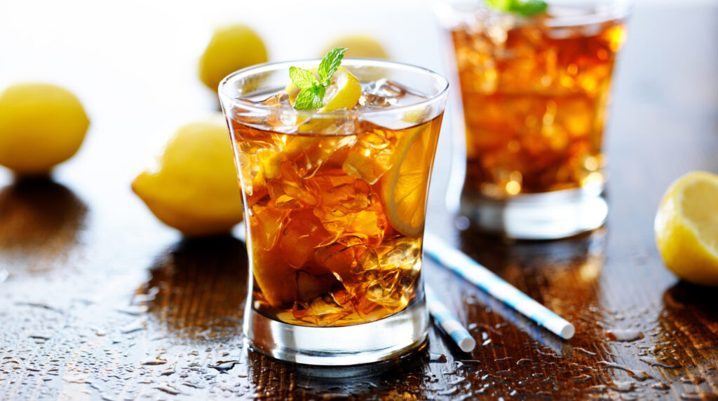 Does Sweet Iced Tea Dehydrate You?